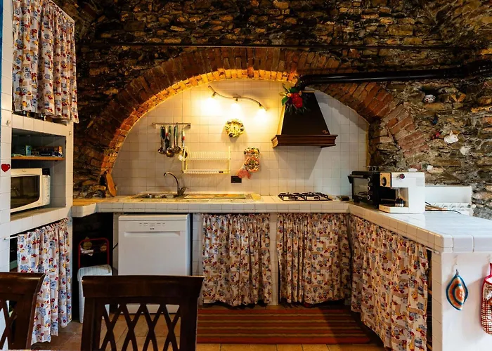 Apartman La Bouganville - Rustico Con Giardino By Interhome
