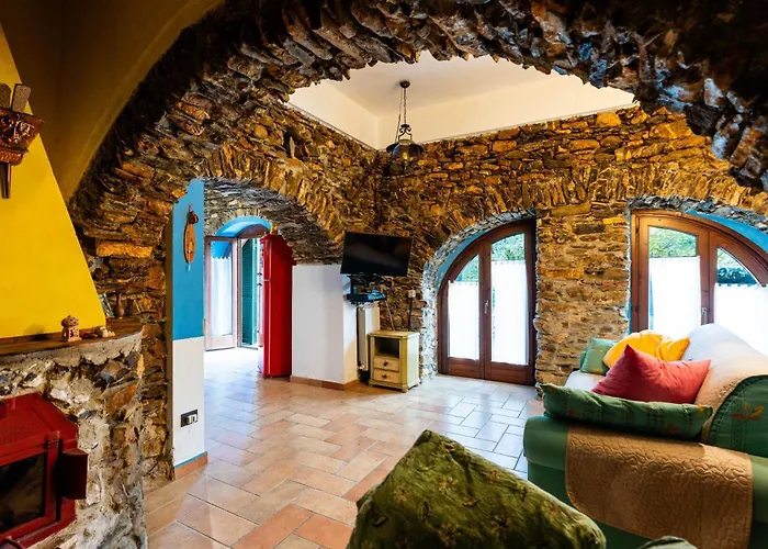 La Bouganville - Rustico Con Giardino By Interhome