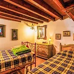 Apartamento La Bouganville - Rustico Con Giardino By Interhome *