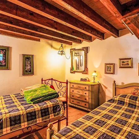 شقة La Bouganville - Rustico Con Giardino By Interhome *